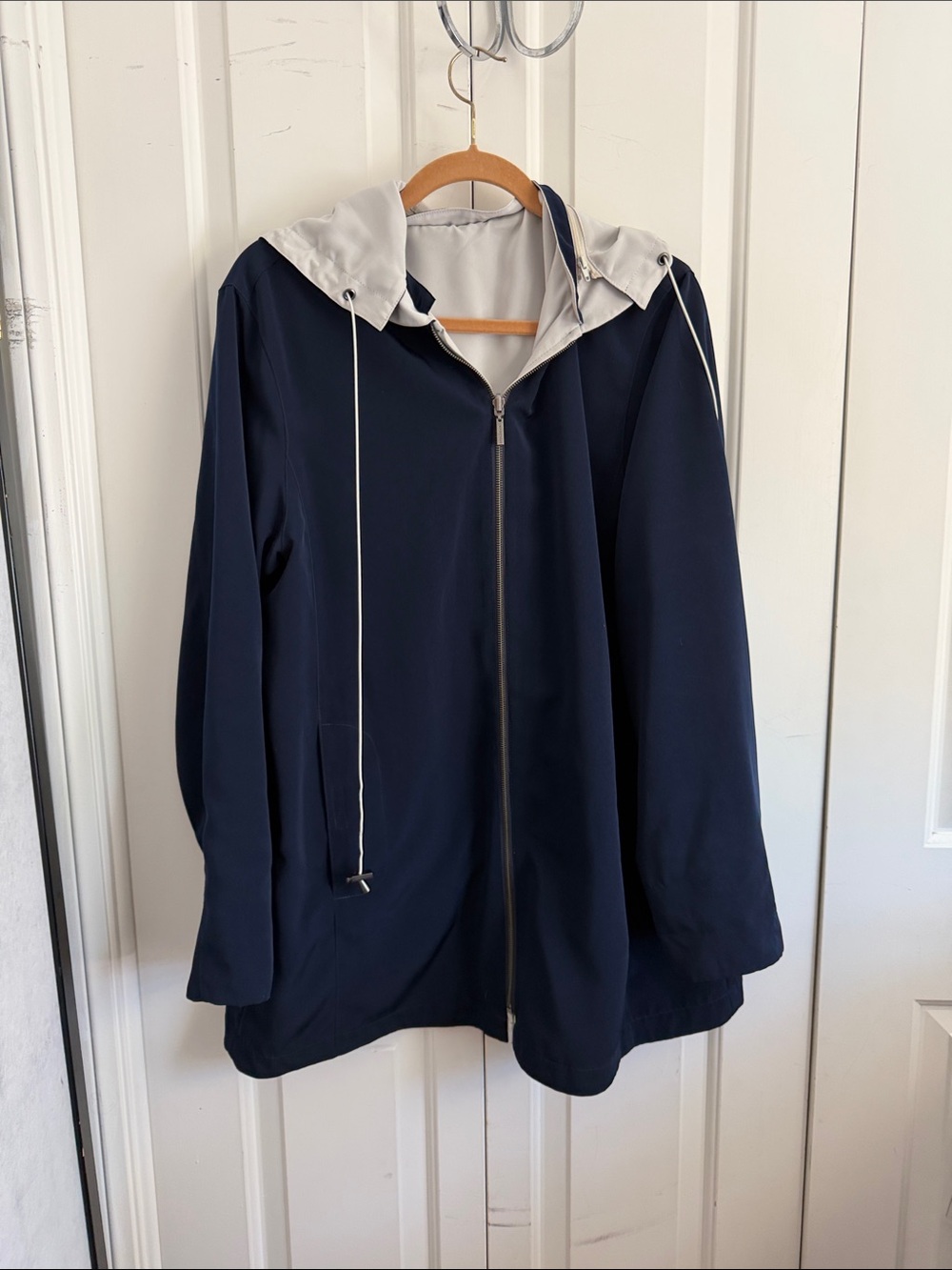 Women’s Reversible Navy/Cream Hooded Rain Zip-Front Jacket